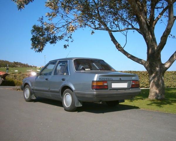 Фото Ford Orion II Седан