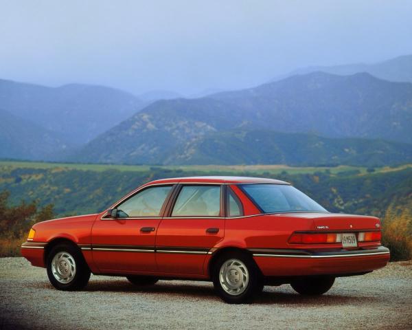 Фото Ford Tempo I Седан