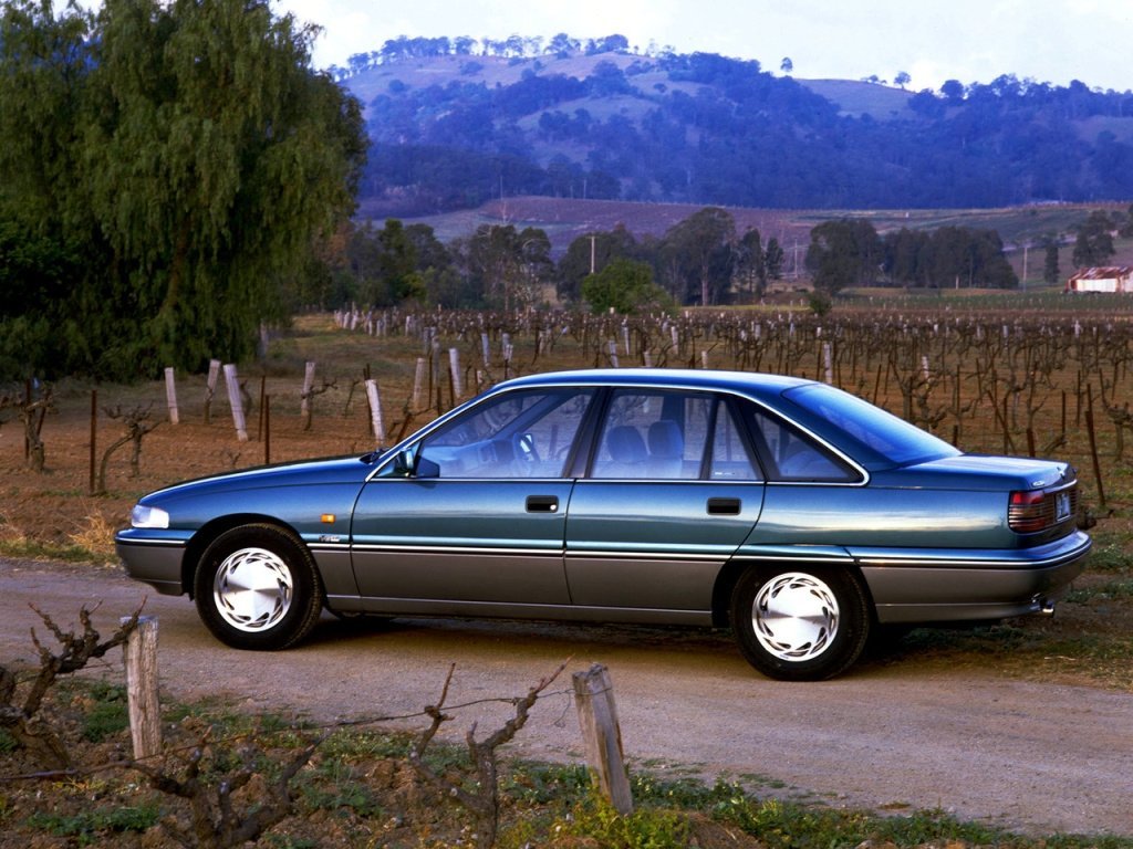 Фото Holden Commodore II