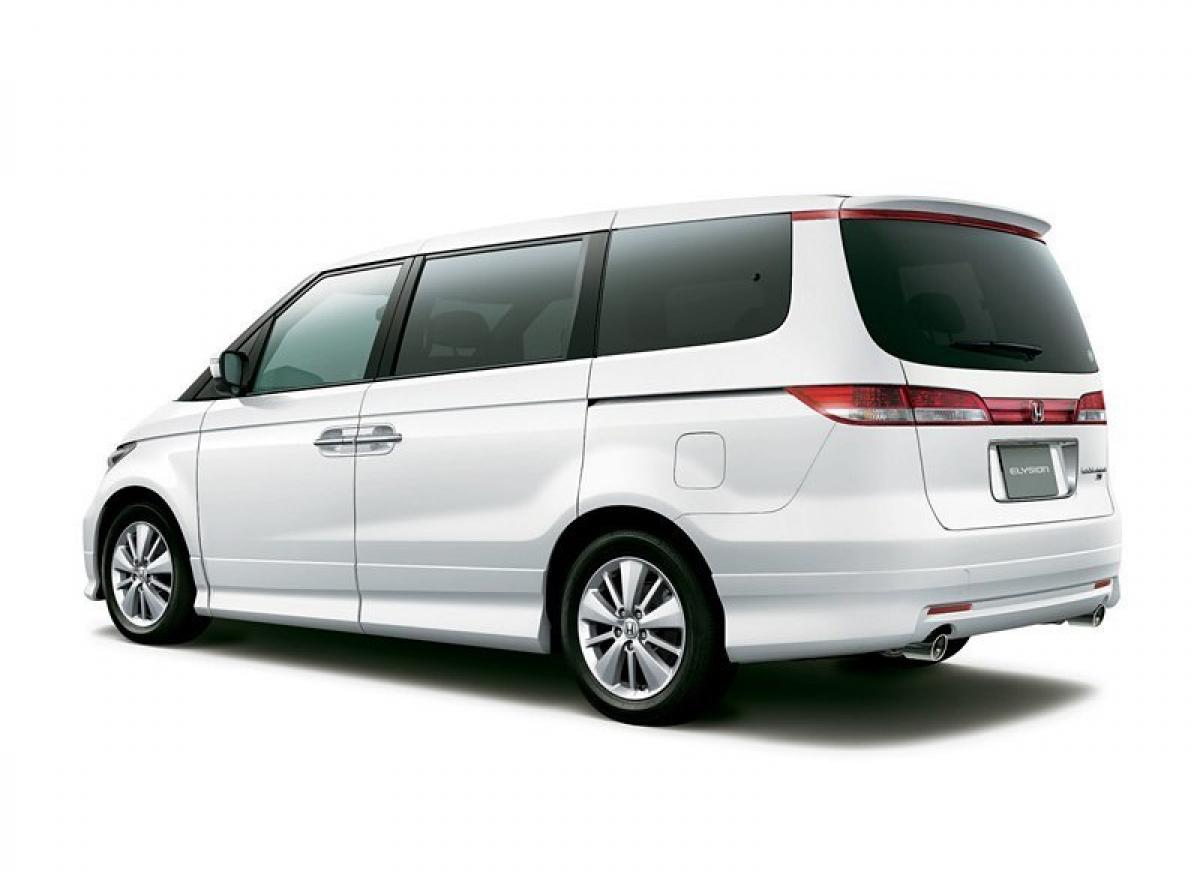 Сравнение Хонда Элизион и Тойота Альфард, что лучше Honda Elysion или  Toyota Alphard