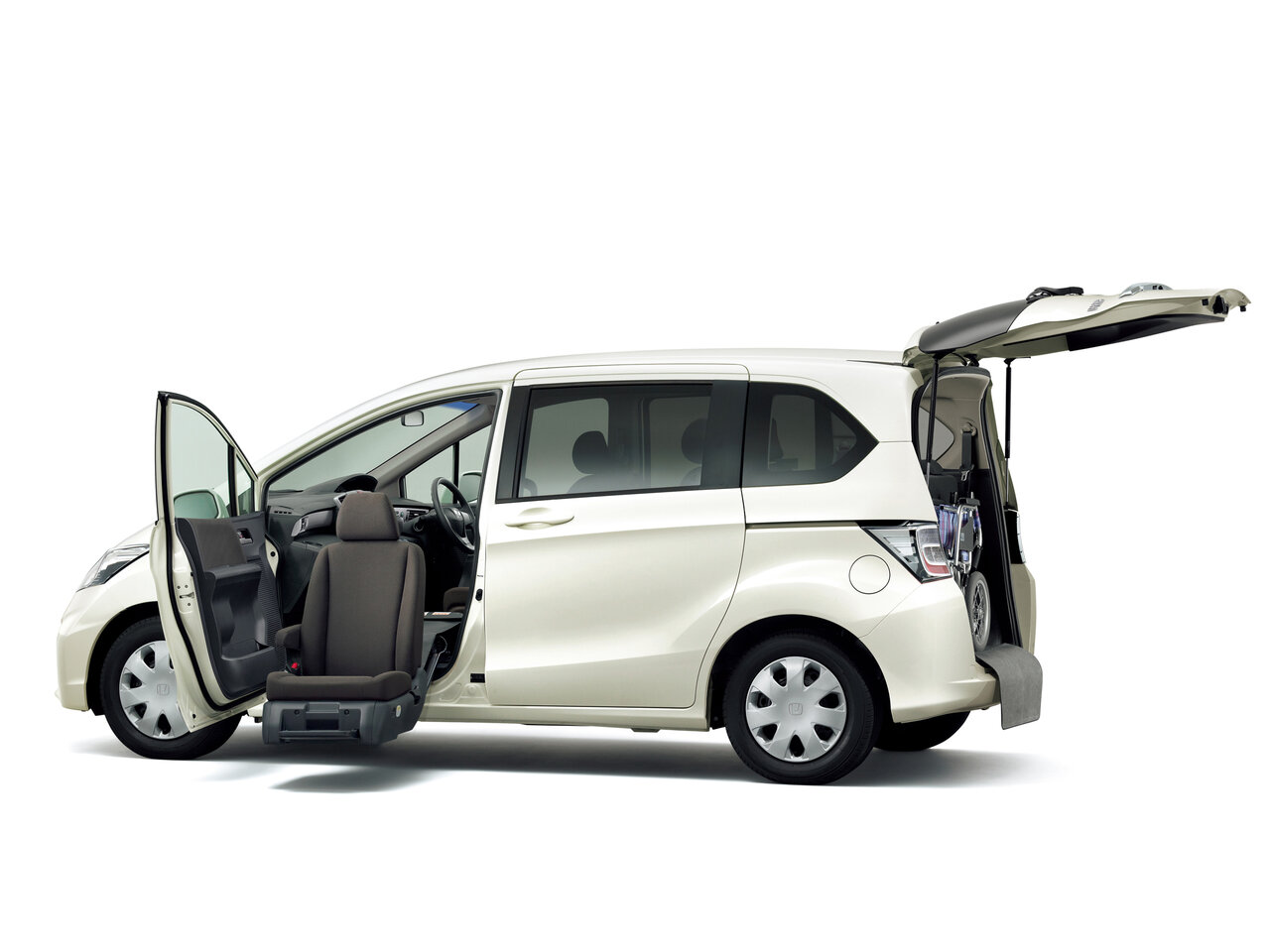 Фото Honda Freed I Рестайлинг