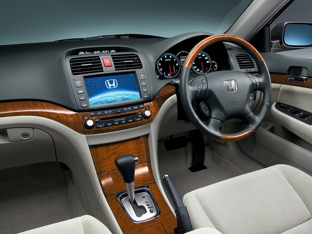 Фото Honda Inspire IV Рестайлинг