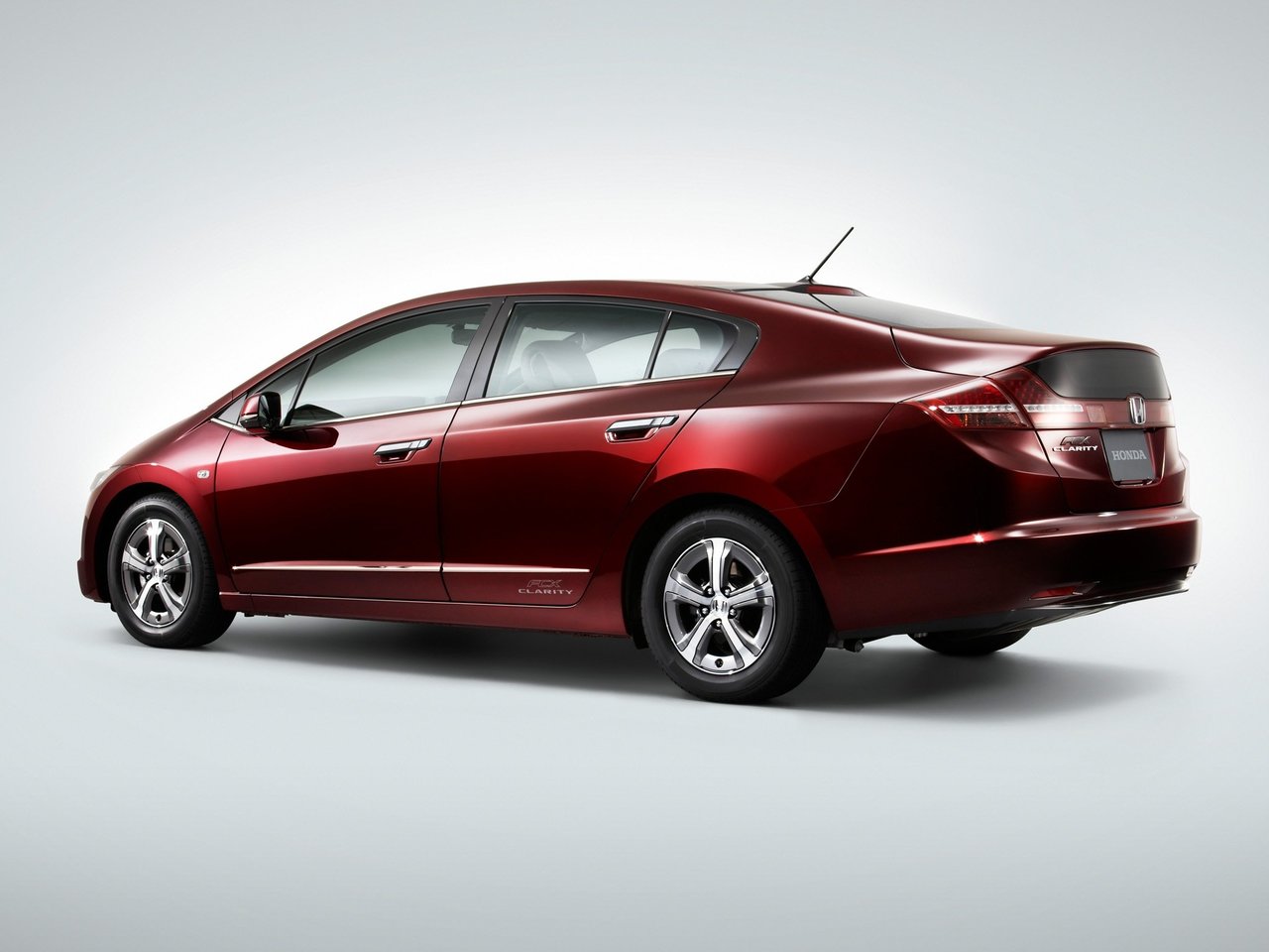 Фото Honda FCX Clarity I Седан