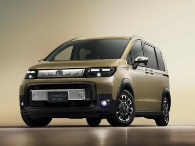 Фото Honda Freed III Компактвэн Crosstar