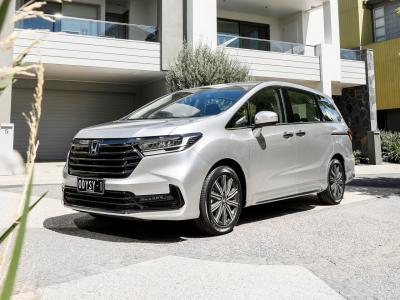 Фото Honda Odyssey V Рестайлинг 2 Минивэн