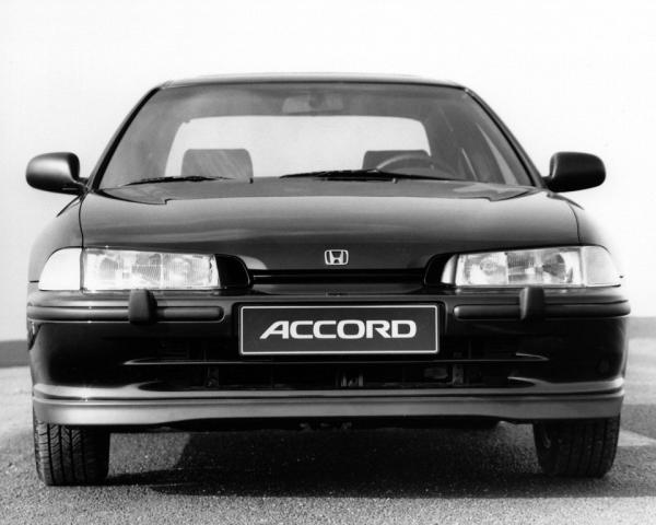 Фото Honda Accord V Седан