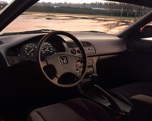 Фото Honda Accord V Купе