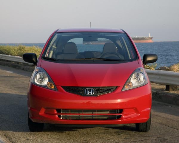 Фото Honda Fit II Хэтчбек 5 дв.