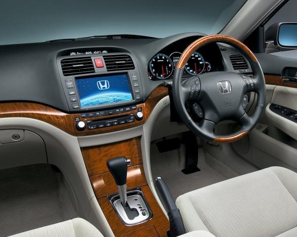 Фото Honda Inspire IV Рестайлинг Седан