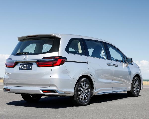 Фото Honda Odyssey V Рестайлинг 2 Минивэн