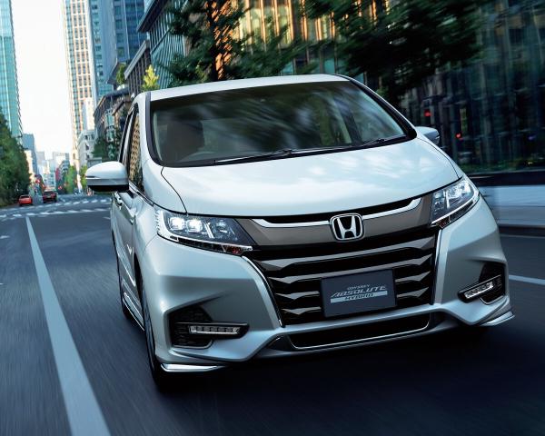 Фото Honda Odyssey V Рестайлинг Минивэн