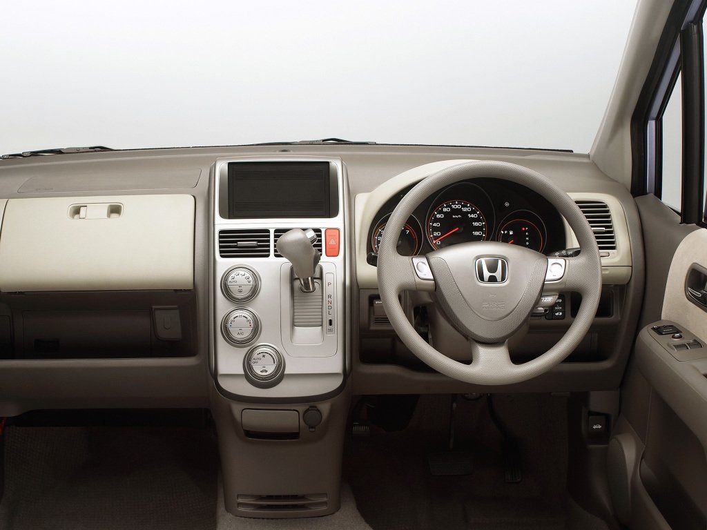 Фото Honda Mobilio I Рестайлинг Компактвэн