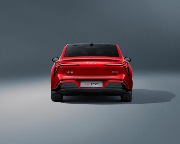 Фото Hongqi Tiangong 05 I Седан