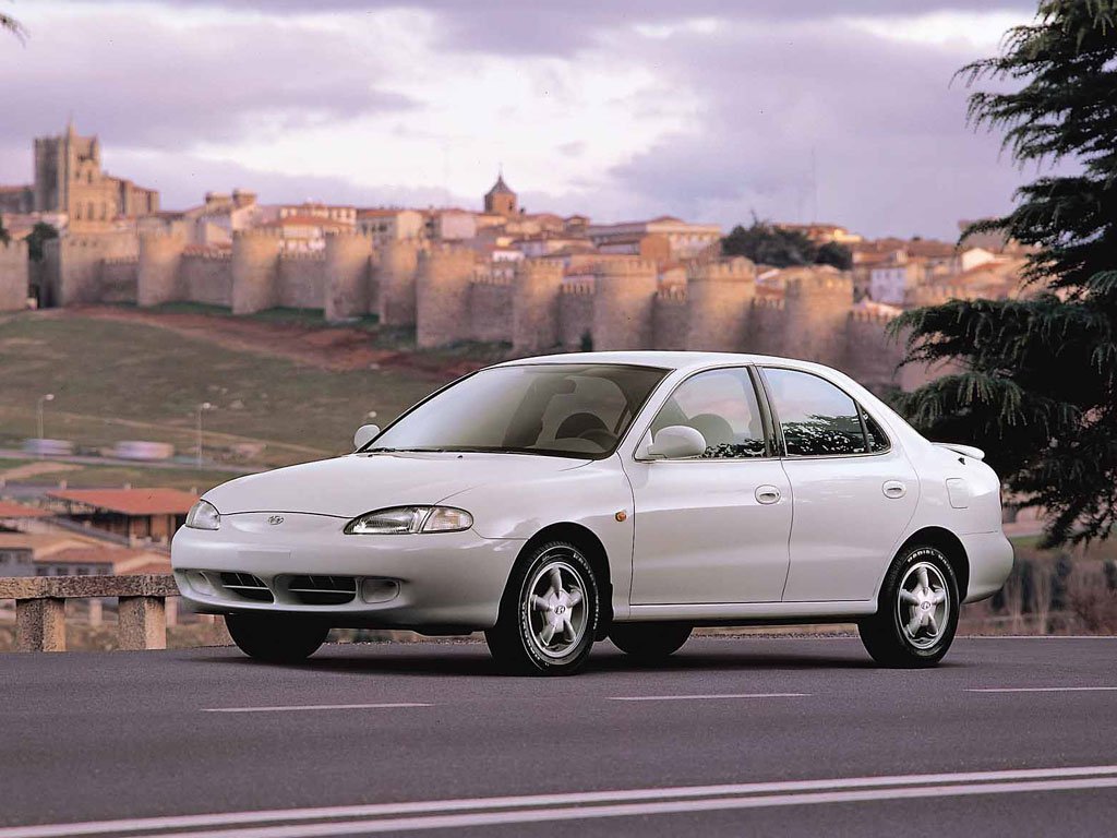 Фото Hyundai Elantra II (J2, J3)