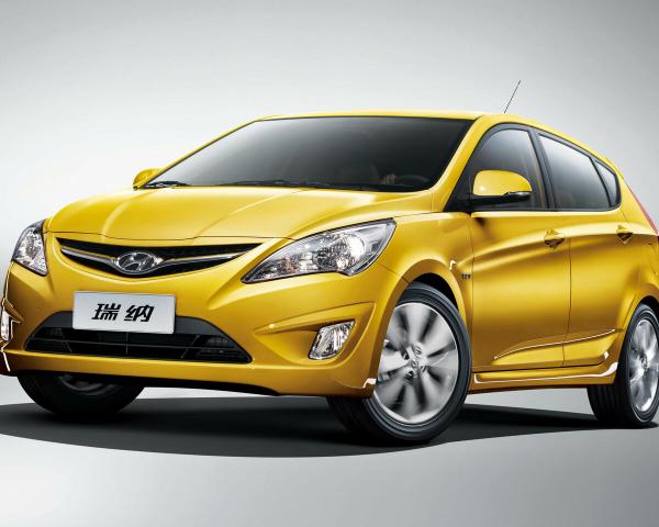 Фото Hyundai Verna III Хэтчбек 5 дв.