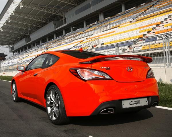 Фото Hyundai Genesis Coupe I Рестайлинг Купе