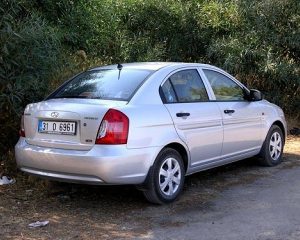 Фото Hyundai Verna II Седан