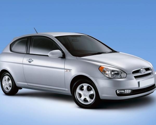 Фото Hyundai Verna II Хэтчбек 3 дв.