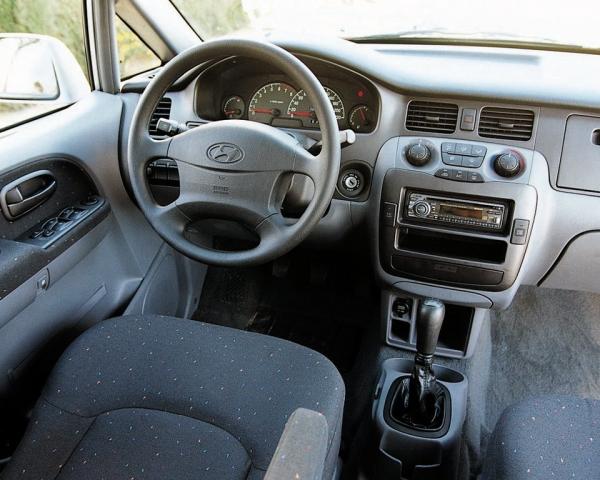 Фото Hyundai Trajet I Компактвэн