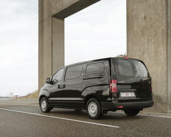 Фото Hyundai H-1 II Рестайлинг 2 Фургон