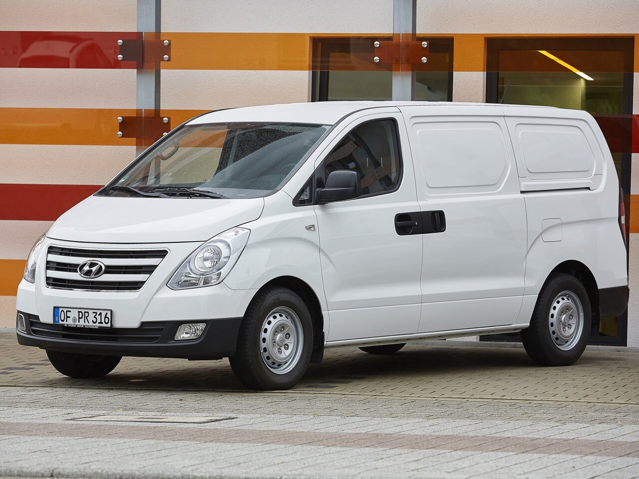 Фото Hyundai H-1 II Рестайлинг