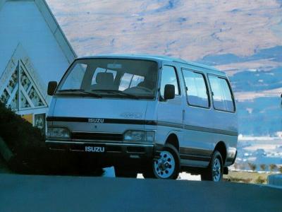 Фото Isuzu Midi I Минивэн