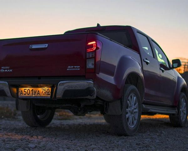 Фото Isuzu D-Max II Рестайлинг 2 Пикап Двойная кабина