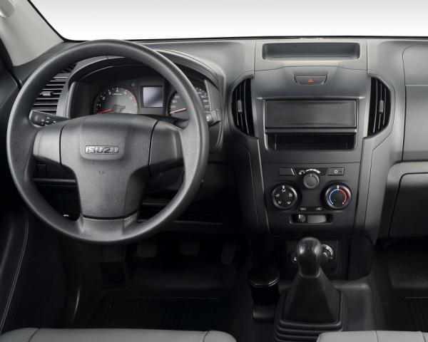 Фото Isuzu D-Max II Пикап Полуторная кабина