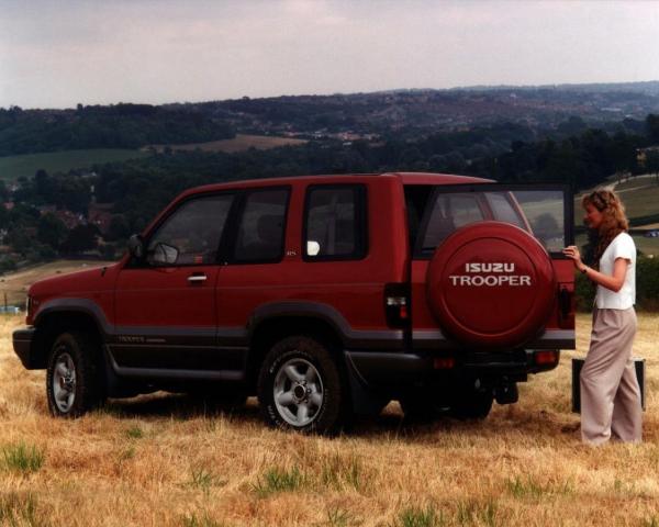 Фото Isuzu Trooper II Внедорожник 3 дв.