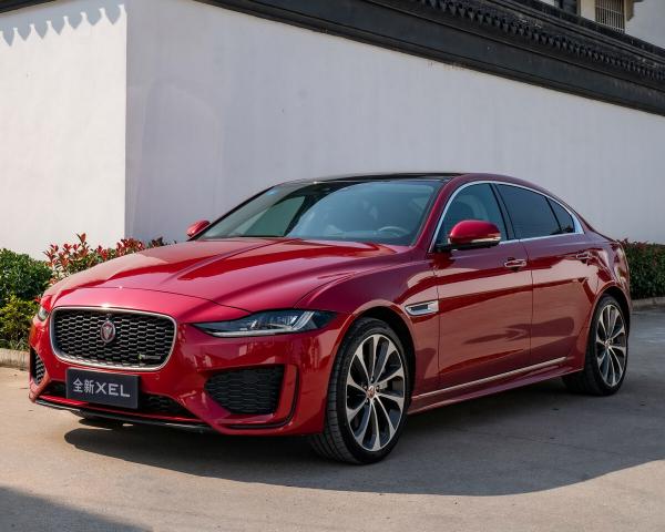 Фото Jaguar XE I Рестайлинг Седан L