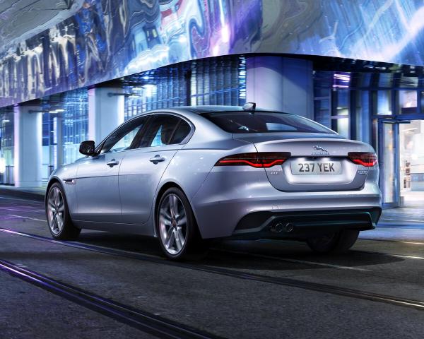 Фото Jaguar XE I Рестайлинг Седан