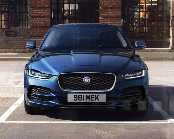 Фото Jaguar XE I Рестайлинг Седан