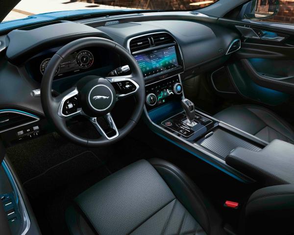 Фото Jaguar XE I Рестайлинг Седан