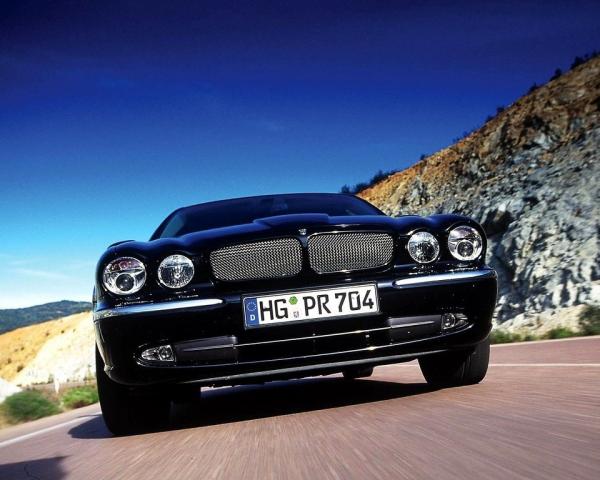 Фото Jaguar XJR III (X350) Седан