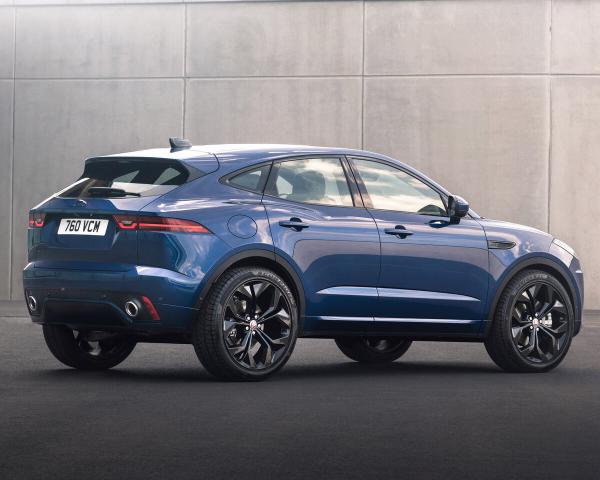 Фото Jaguar F-Pace I Рестайлинг Внедорожник 5 дв.