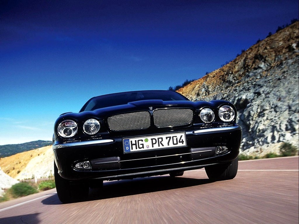 Фото Jaguar XJR III (X350)