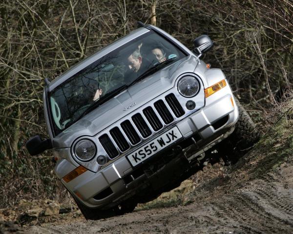 Фото Jeep Cherokee III (KJ) Рестайлинг Внедорожник 5 дв.