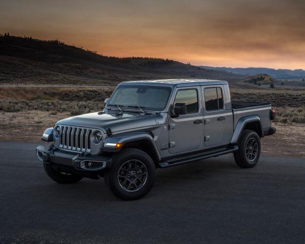 Фото Jeep Gladiator JT Пикап Двойная кабина