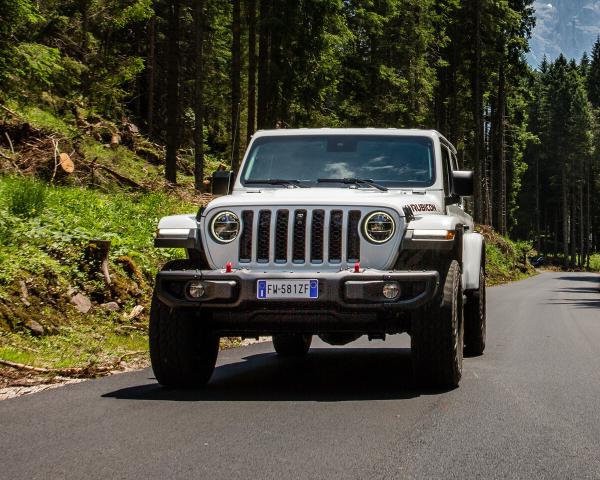 Фото Jeep Gladiator JT Пикап Двойная кабина