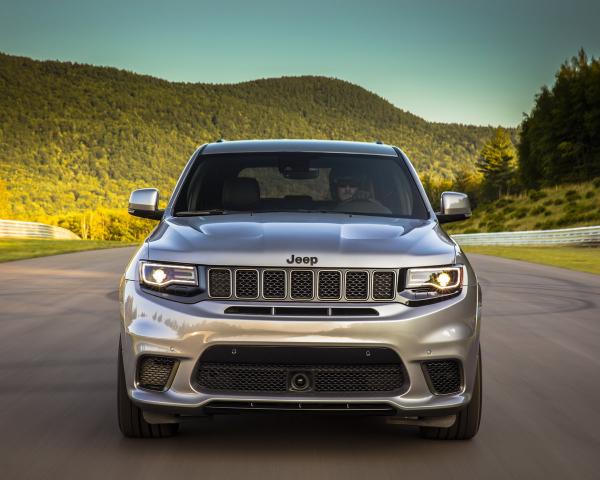 Фото Jeep Grand Cherokee WK2 Рестайлинг Внедорожник 5 дв. Trackhawk