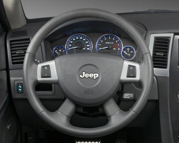 Фото Jeep Grand Cherokee III (WK) Внедорожник 5 дв. SRT8