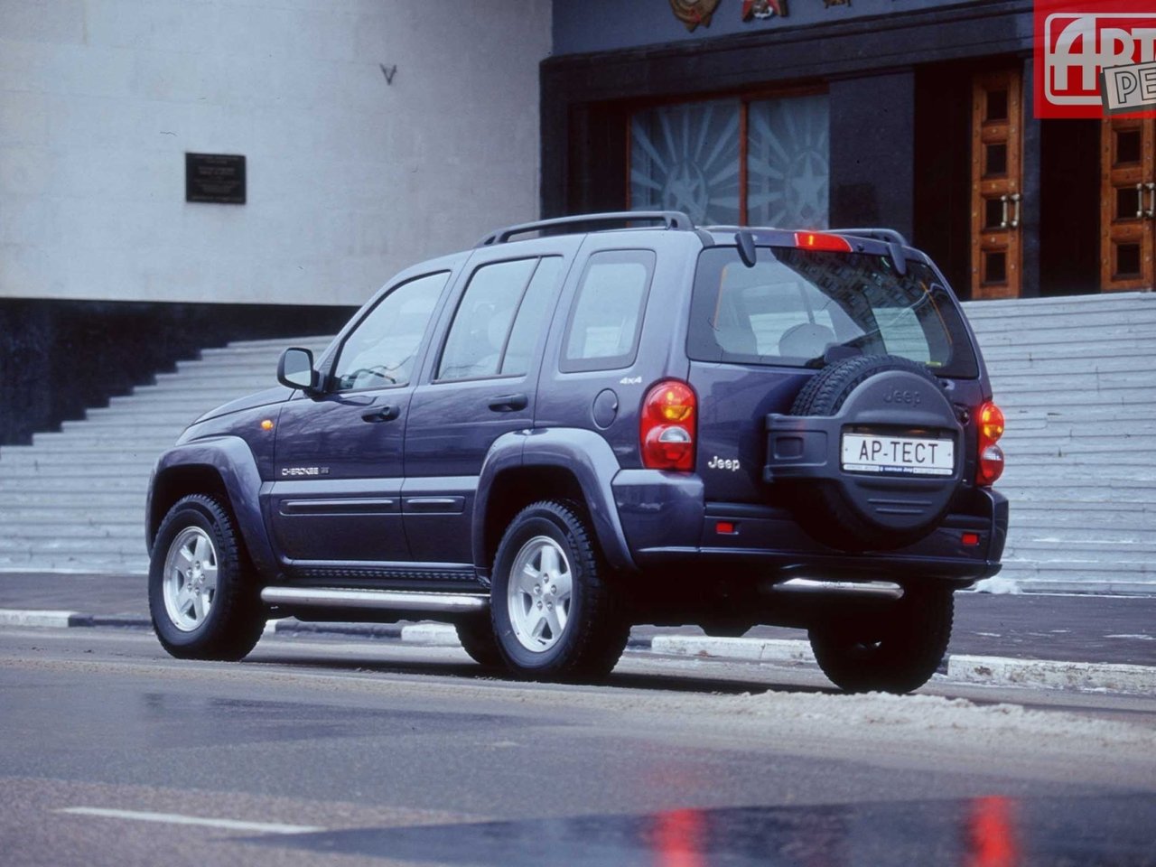 Фото Jeep Cherokee III (KJ)