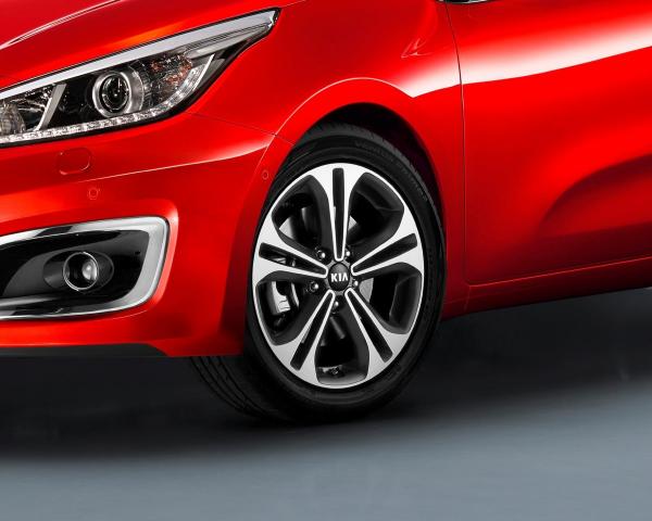 Фото Kia Ceed II Рестайлинг Хэтчбек 3 дв.