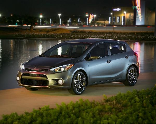 Фото Kia Forte II Хэтчбек 5 дв.