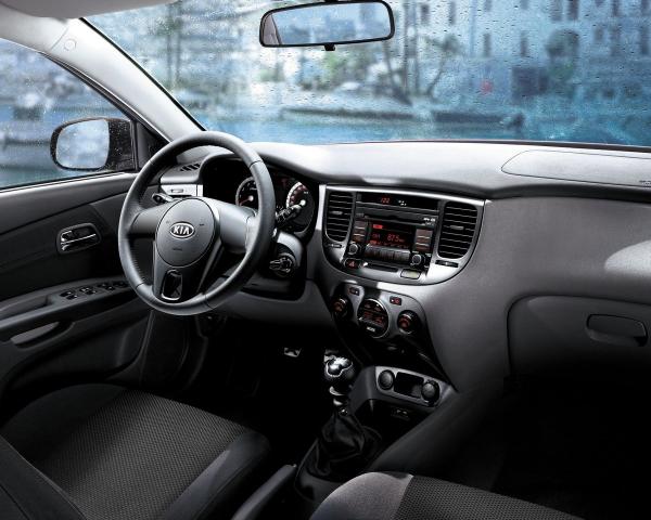 Фото Kia Rio II Рестайлинг Хэтчбек 5 дв.