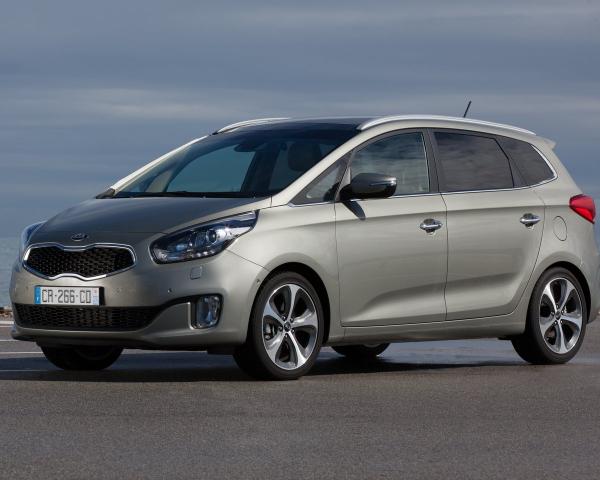 Фото Kia Carens III (RP) Компактвэн