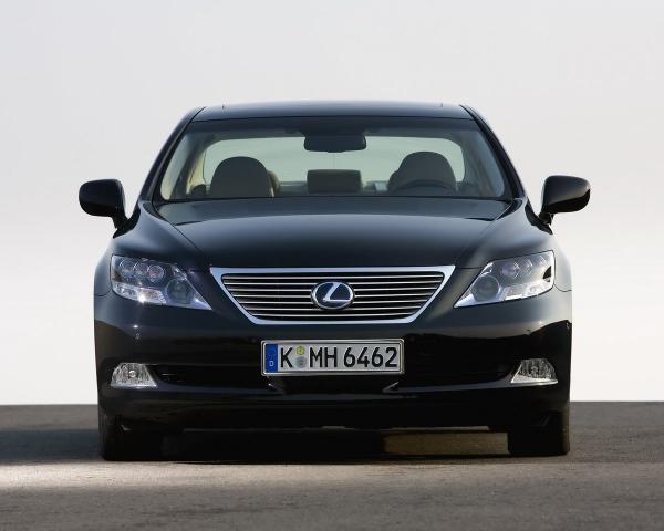 Фото Lexus LS IV Рестайлинг Седан