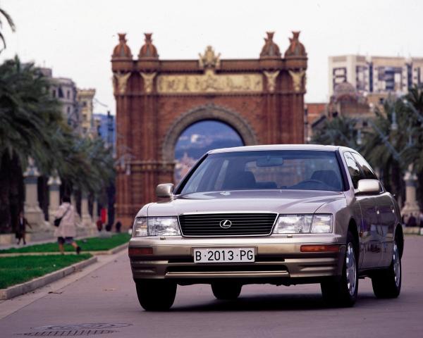 Фото Lexus LS II Седан