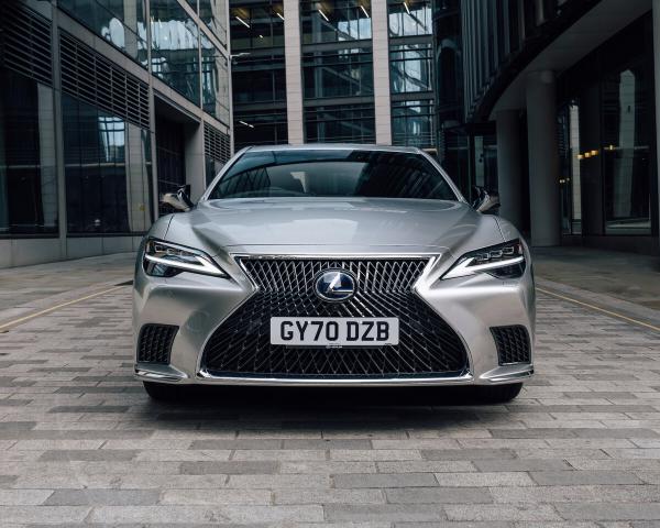 Фото Lexus LS V Рестайлинг Седан