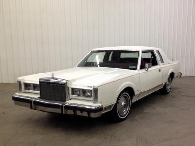 Фото Lincoln Town Car I Купе